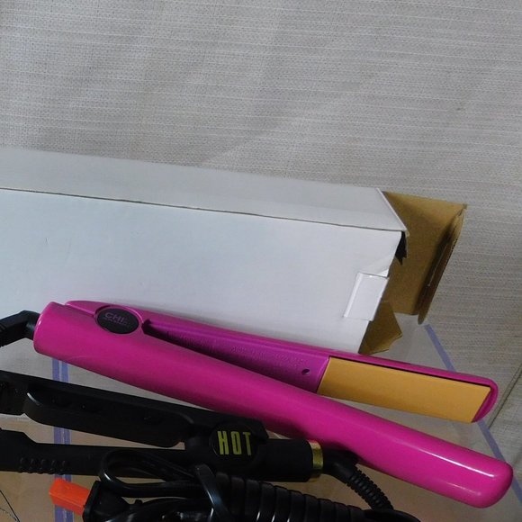CHI for Ulta Beauty Pink Temp. Control Flat Iron - Picture 1 of 6